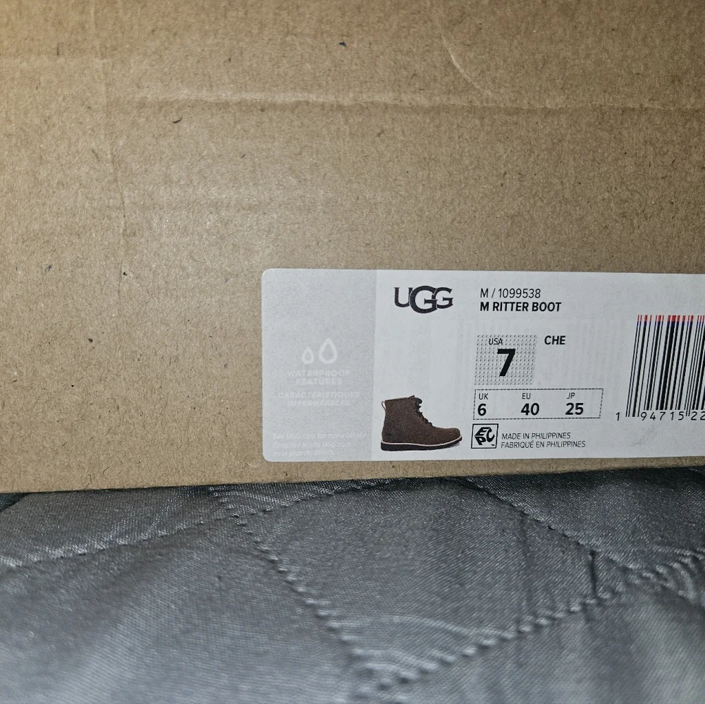 UGG Mens Ritter Boots - Picture 7 of 9